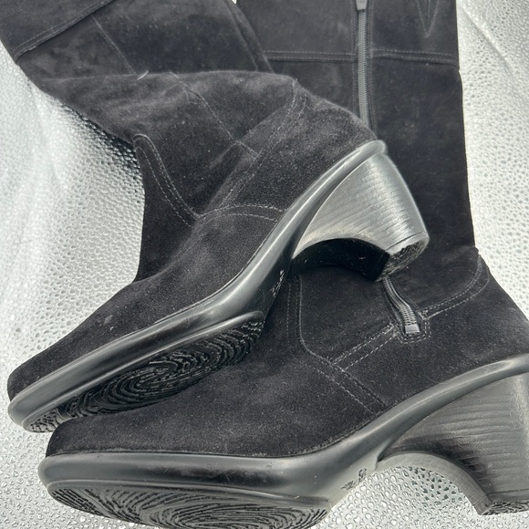 Black Suede Women's Dansco Boots size 39 - Picture 4 of 4